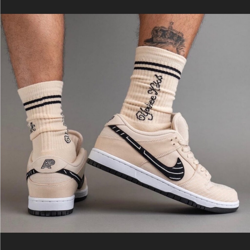 NWB Albino and Preto Nike dunk low